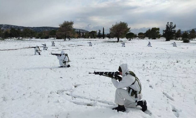 Εντυπωσιακό βίντεο με εκπαίδευση της Σχολής Ευελπίδων στο χιόνι