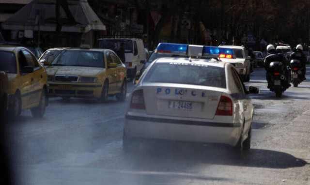 Εξαρθρώθηκε συμμορία που έκλεβε πορτοφόλια από ηλικιωμένους σε λαϊκές αγορές και νοσοκομεία