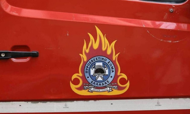 Συναγερμός στο Ζευγολατιό: Φωτιά σε εγκαταλειμμένο εργοστάσιο