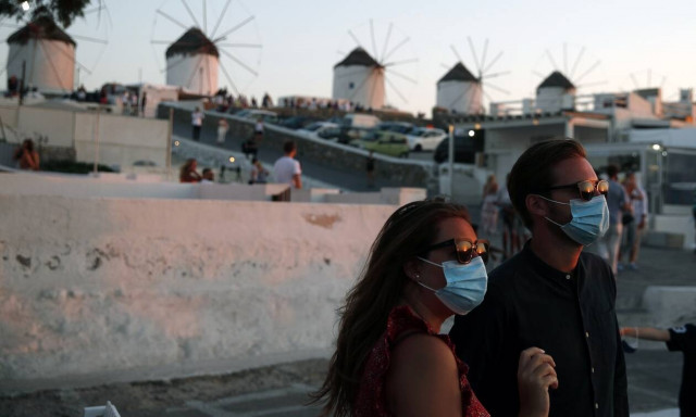 Βασιλακόπουλος στο Newsbomb.gr: Το καλοκαίρι δεν θα φοράμε μάσκες -Τι είπε για μετακινήσεις το Πάσχα