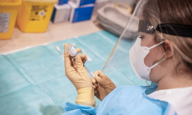 Απολύτως ασφαλή τα εμβόλια των Pfizer και Μοderna - Δεν έχει καταγραφεί κανένας θάνατος