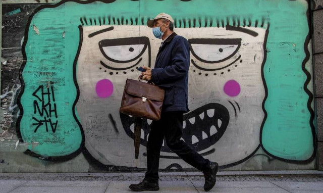 Κορονοϊός: Δύσκολο να προβλεφθεί η πορεία που θα ακολουθήσει ο SARS-CoV-2 στο μέλλον