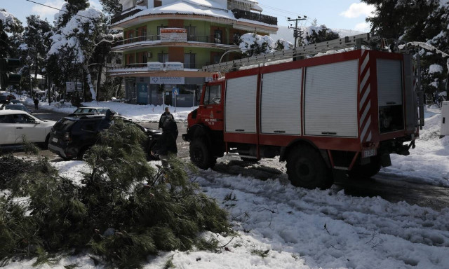 Διακοπές ρεύματος: Μέχρι το βράδυ θα έχουν αποκατασταθεί σχεδόν όλες οι βλάβες στα βόρεια προάστια