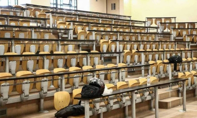 Κορονοϊός: Κλειστά τα ΑΕΙ για το εαρινό εξάμηνο - Μέσω τηλεκπαίδευσης η λειτουργεία