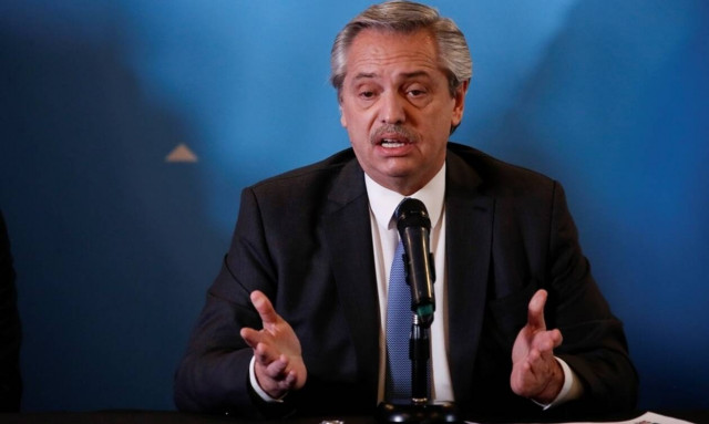 Σκάνδαλο στην Αργεντινή με τους εμβολιασμούς: Ο Φερνάντες απαιτεί την παραίτηση του υπουργού Υγείας