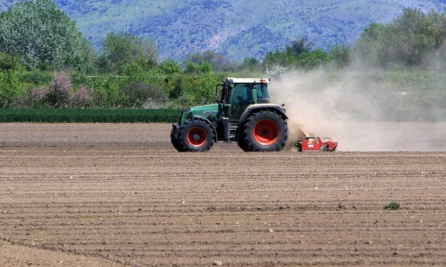 Κρήτη: 17χρονος σκοτώθηκε με το τρακτέρ και έχασε τον παππού του με τον ίδιο τρόπο!  