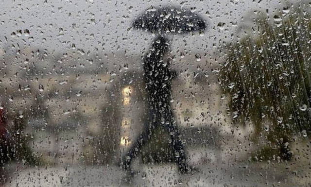 Καιρός: Συννεφιασμένη Κυριακή με βροχές και καταιγίδες - Πού θα χιονίσει (χάρτες)