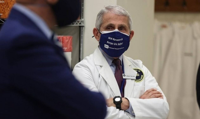 Φάουτσι: Οι Αμερικανοί ενδέχεται να φορούν μάσκες και το 2022 - Ακόμα και με χαλάρωση μέτρων