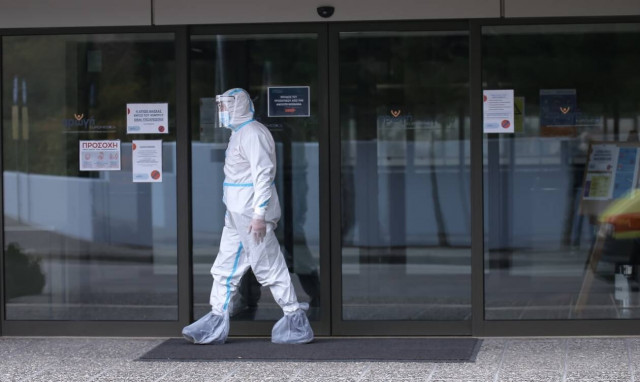 Κρούσματα σήμερα: 884 νέες μολύνσεις - 326 διασωληνωμένοι και 25 νέοι θάνατοι σε 24 ώρες