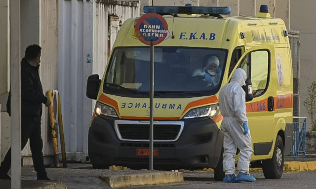 Κορονοϊός - ΠΟΕΔΗΝ: Κρίσιμη η κατάσταση στα νοσοκομεία της Αττικής
