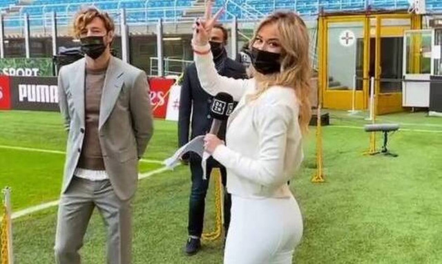 Ντιλέτα Λεότα: Η σέξι ρεπόρτερ που... απογείωσε το Μίλαν – Ίντερ (photos+video)