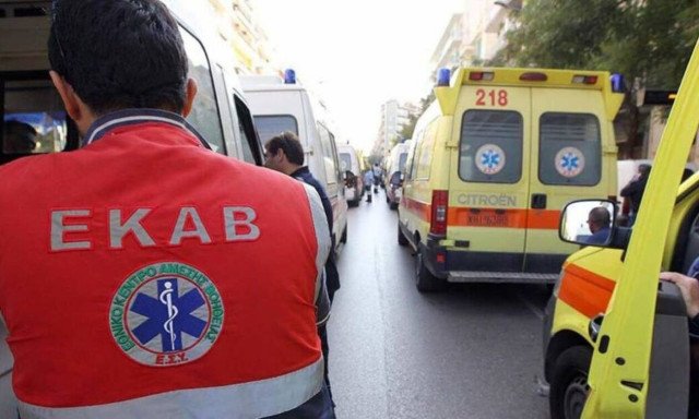 ΕΚΑΒ: Μέχρι αύριο (25/2) οι αιτήσεις προσλήψεων