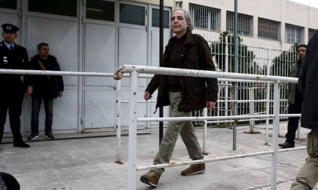 Δημήτρης Κουφοντίνας: Έβγαλε τον ορό, παρακολουθεί το μόνιτορ