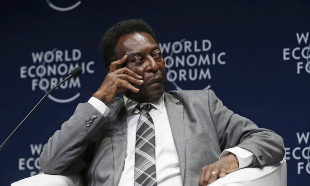 Πελέ: Συγκλονιστική η εικόνα του θρύλου της μπάλας στο ντοκιμαντέρ του Neftlix για τη ζωή του