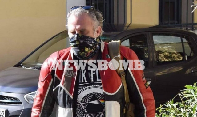 Στον Εισαγγελέα ο Τσαρούχας: «Καταθέτω τους φακέλους για προσβολή γενετήσιας αξιοπρέπειας»