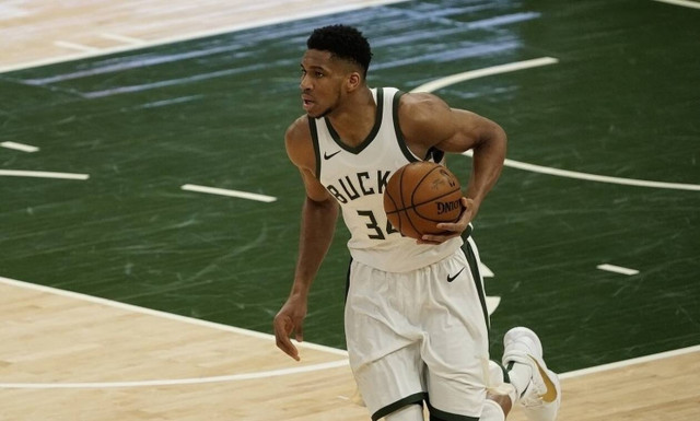 Γιάννης Αντετοκούνμπο: Συγκίνησε ο «Greek Freak» - «Ξέρω πόσο πονάει όταν χάνεις κάποιον» 