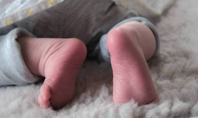 Κορονοϊός: Μωρό έχει 51.418 φορές μεγαλύτερο ιικό φορτίο από το συνηθισμένο