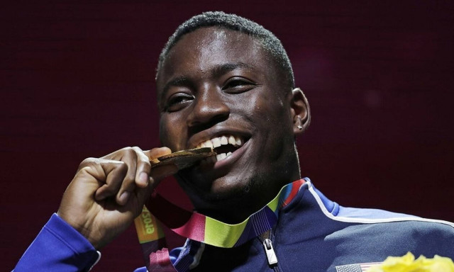 Στίβος: Παγκόσμιο ρεκόρ ο Χόλογουεϊ – Έσπασε μετά από 27 χρόνια! (video)