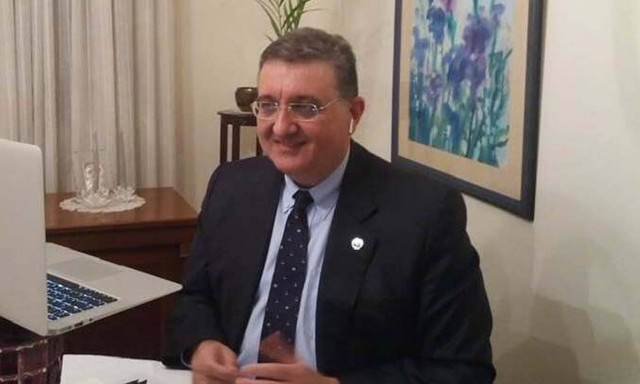 Κορονοϊός -Εξαδάκτυλος: Ανησυχία για τα μεταλλαγμένα στελέχη -Ελπίδα για διαφορετικό Πάσχα