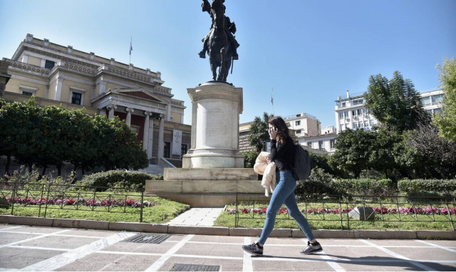 Lockdown: «Βόμβα» από Δερμιτζάκη - «Σκληρά μέτρα ακόμα και αν εμβολιαστεί το 70% του πληθυσμού»