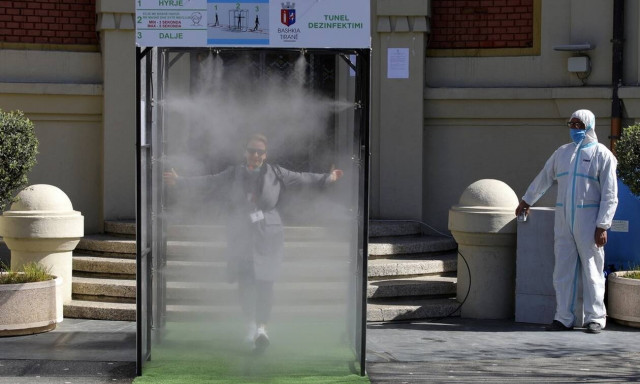 Καλπάζει ο κορονοϊός στην Αλβανία: 21 θάνατοι και 986 κρούσματα σε 24 ώρες