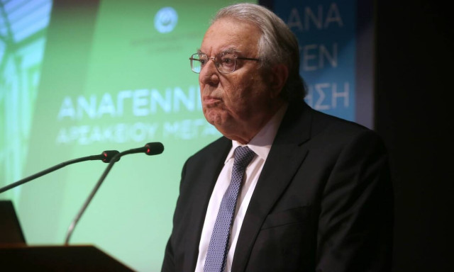 Μπαμπινιώτης: Ο εισαγγελέας να καλέσει τους 285 που καταγγέλλουν σεξουαλικές προσβολές στο Αρσάκειο