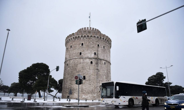 Δεν παραιτούνται τα στελέχη του δήμου Θεσσαλονίκης που εμβολιάστηκαν πρόωρα 