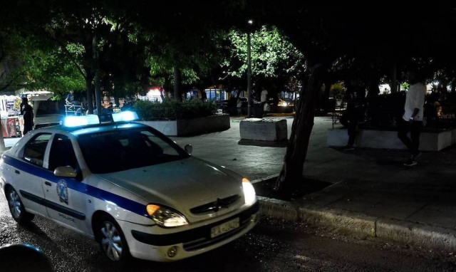 Σάλος με πασίγνωστο λαϊκό τραγουδιστή: Πιάστηκε σε παράνομη χαρτοπαικτική λέσχη στην Κυψέλη