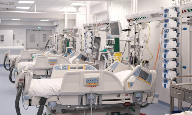 Κρούσματα σήμερα: Σταθερά υψηλά - Σε συναγερμό οι ειδικοί για την πίεση στο ΕΣΥ