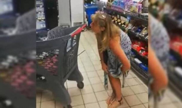 Απίστευτο: Έβγαλε το εσώρουχό της σε σούπερ μάρκετ και το έκανε μάσκα (vid)