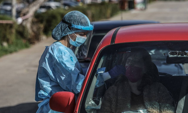 Greece confirms 1,176 new coronavirus cases on Monday, 30 fatalities; 406 on ventilators nationwide