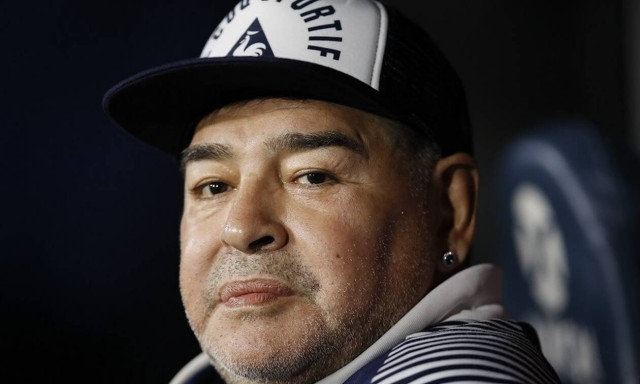 Ντιέγκο Μαραντόνα: Αισχρός Λούκε - «Της... μάνας σου γέρο, ούτε οι κόρες σου δεν σου μιλάμε»