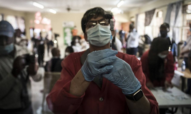 Πελώνη στο Newsbomb.gr για το εμβόλιο της Johnson & Johnson: Ισως και τον Απρίλιο στην Ελλάδα