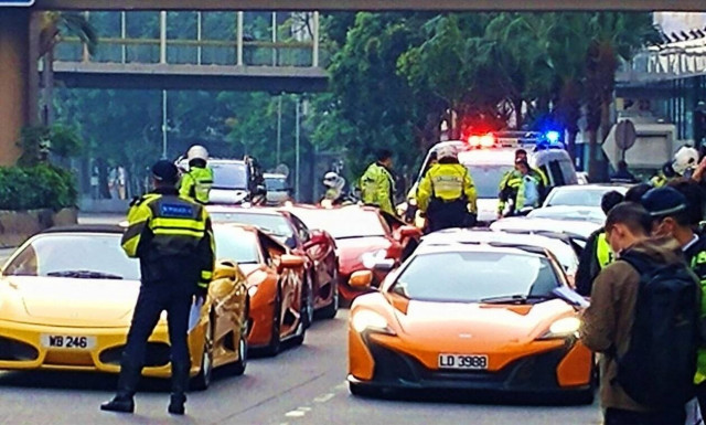 Το μεγαλύτερο μπλόκο στον κόσμο με 45 supercars στο Χονγκ Κονγκ
