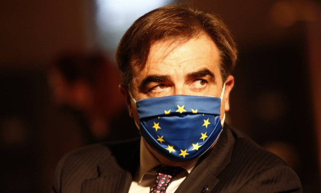 Schinas: European Commission preparing package for safe traveling, vaccination certificate, March 17
