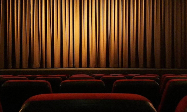 Νέες καταγγελίες «φωτιά» για δύο πασίγνωστους ηθοποιούς συγκλονίζουν το πανελλήνιο 