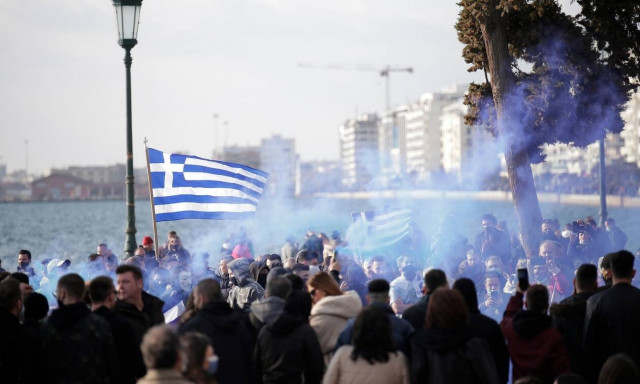 Εξαδάκτυλος: Οργισμένη αντίδραση για τους αρνητές του κορονοϊού