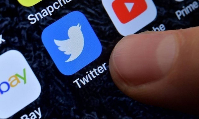 Twitter: Στα 5 μηνύματα παραπληροφόρησης για τα εμβόλια θα μπλοκάρει λογαριασμούς