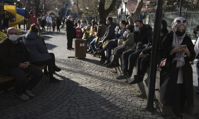 Στη δίνη του κορονοϊού η Τουρκία: Χαλάρωση μέτρων με... 11.500 νέα κρούσματα την Τετάρτη