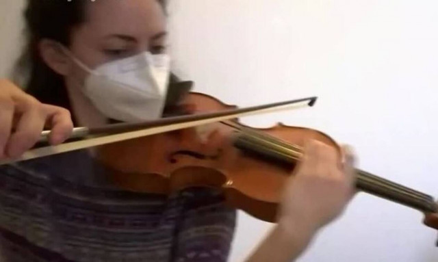 Lockdown: Μουσική στο σπίτι με... delivery (video)