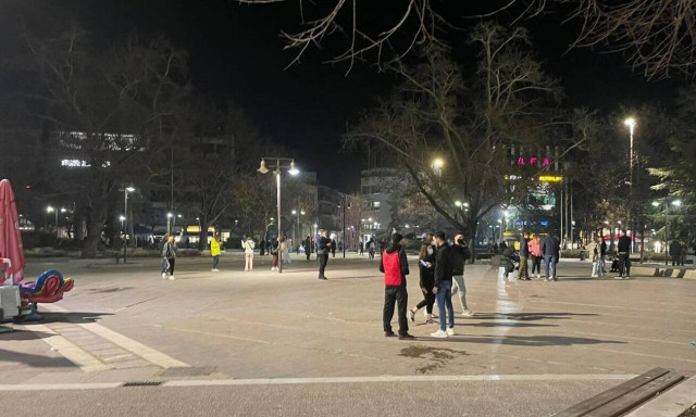 Σεισμός στην Ελασσόνα: Βγήκαν στους δρόμους οι κάτοικοι της Λάρισας   