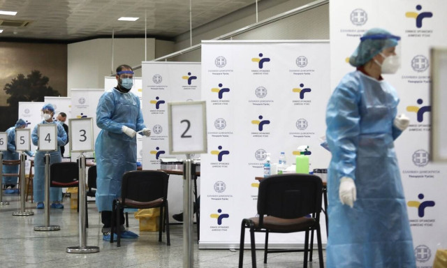 Βατόπουλος στο Newsbomb.gr: Δεν ξέρει κανείς ακόμα αν βρισκόμαστε στο πικ του 3ου κύματος 