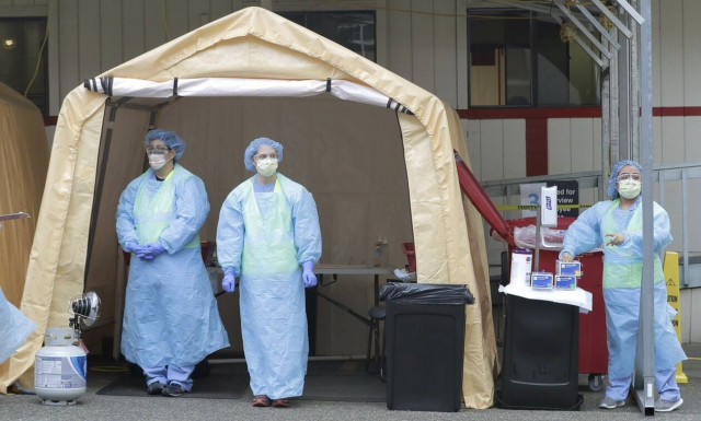 Σημάδια υποχώρησης του κορονοϊού στις ΗΠΑ - Μειώνονται τα κρούσματα