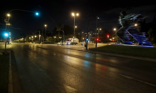 Κορονοϊός: «Άνισος αγώνας» με τις μεταλλάξεις - Γιατί αυξήθηκαν τα κρούσματα παρά το lockdown