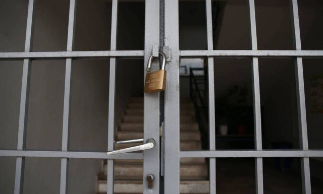 Τρίκαλα: Κλειστά όλα τα σχολεία λόγω του νέου σεισμού - Αναστέλλεται και η τηλεκπαίδευση