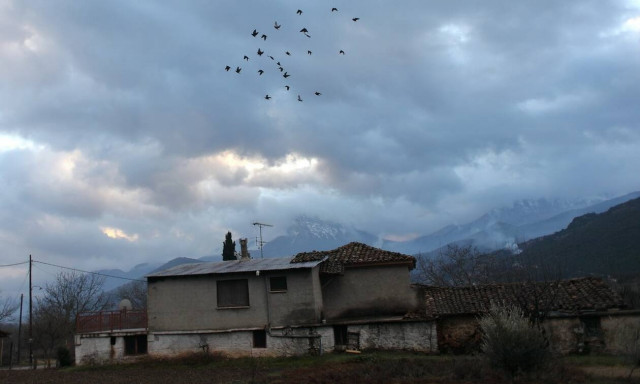 Καιρός τώρα: Συννεφιασμένη η Παρασκευή - Έρχονται βροχές το Σάββατο