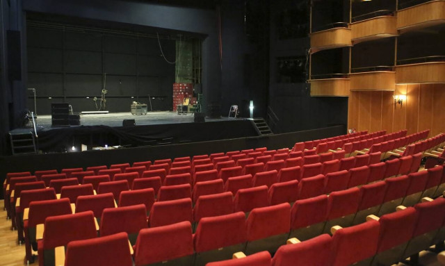 Νέα καταγγελία από ηθοποιό για γνωστό Έλληνα σκηνοθέτη