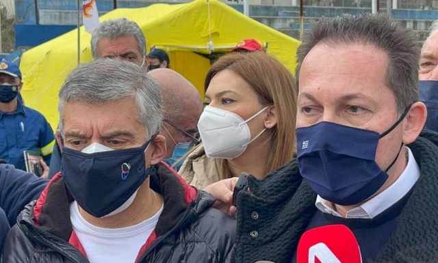 Πέτσας: Τη Δευτέρα κατατίθενται 300.000 ευρώ σε κάθε σεισμόπληκτο δήμο