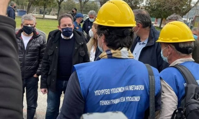 Λάρισα - Πέτσας: Αυτοψία πληγείσες από τον σεισμό περιοχές