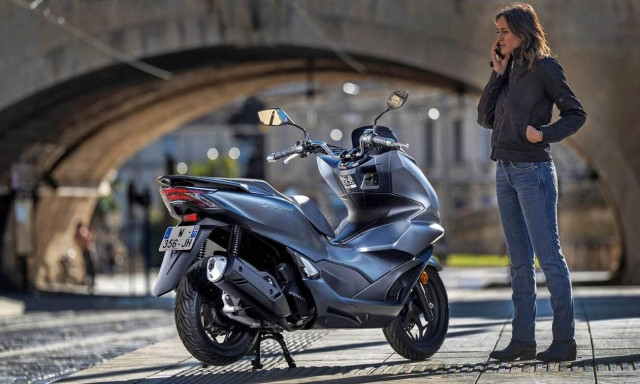 Τι ισχύει για τη δυνατότητα οδήγησης μοτοσυκλέτας έως 125 κυβικών με δίπλωμα αυτοκινήτου;